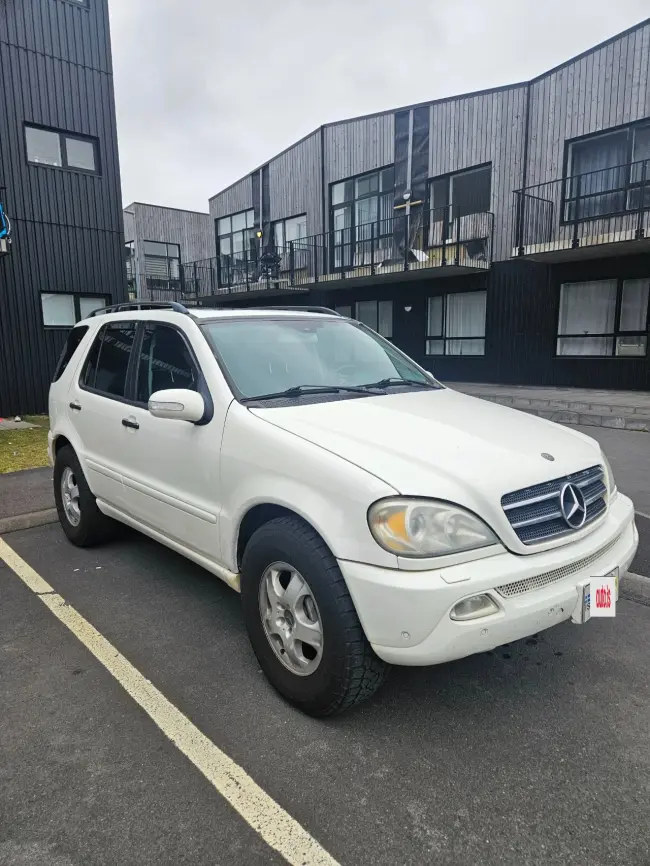 Mercedes Benz M