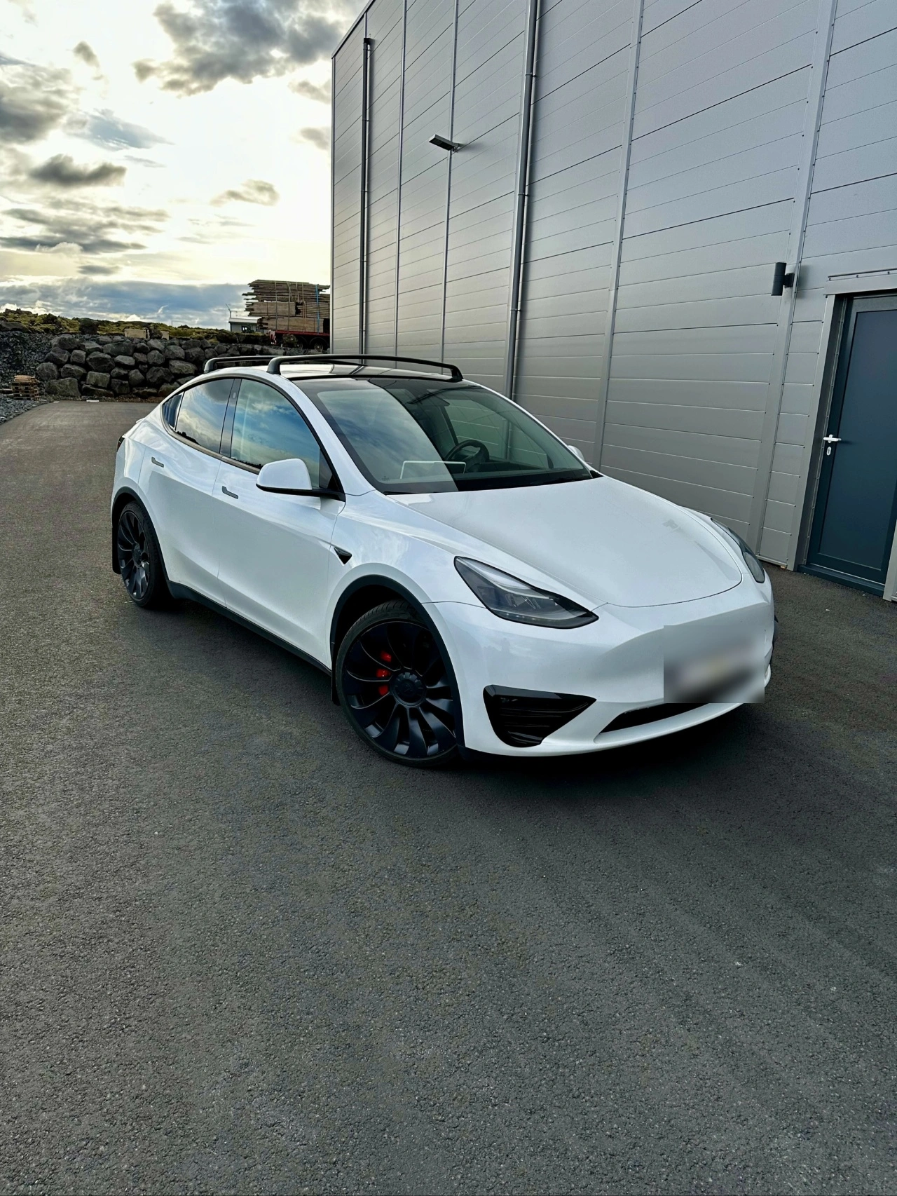 Tesla Model Y - Performance