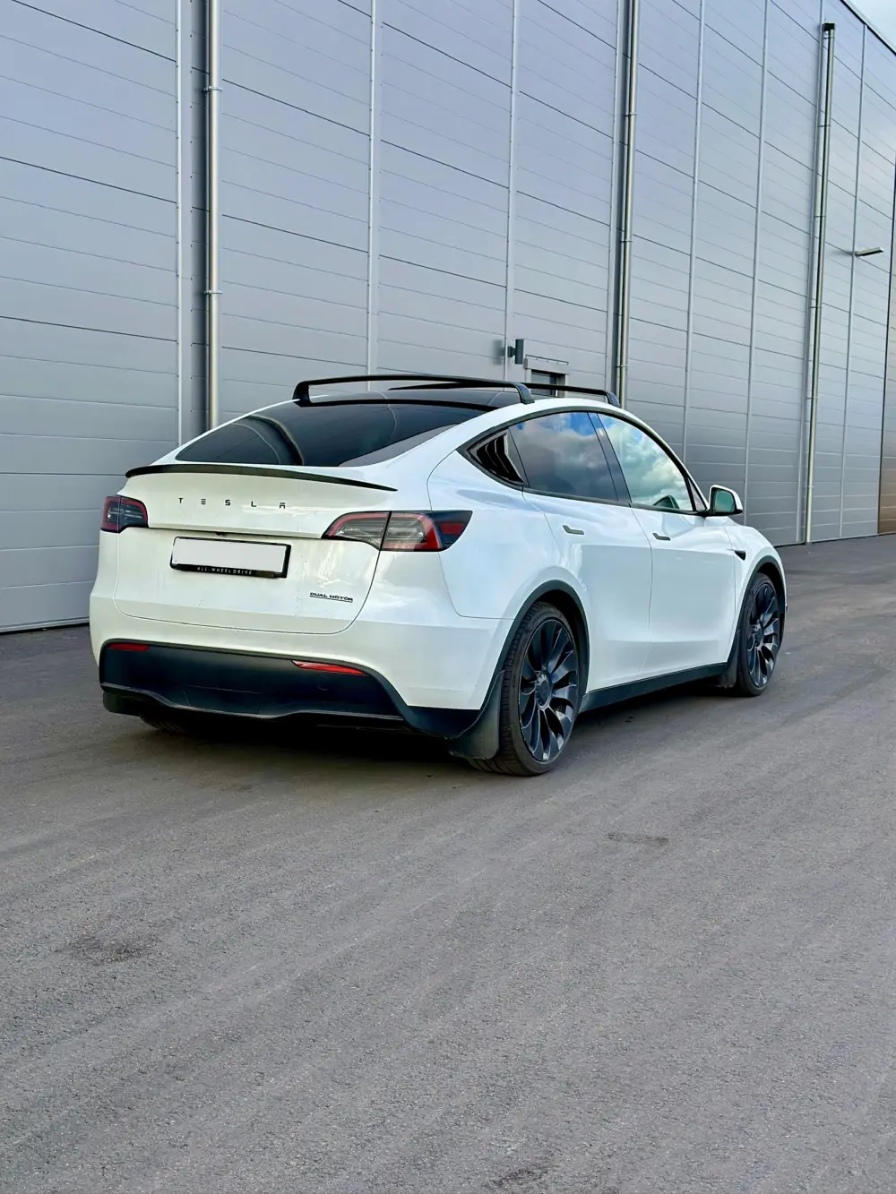 Tesla Model Y - Performance