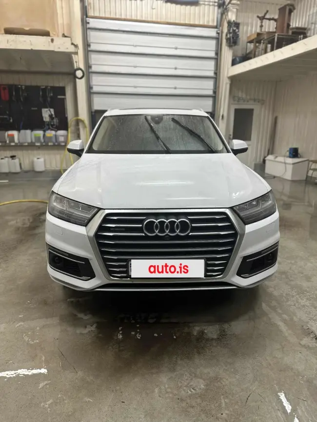 Audi Q7 e-tron