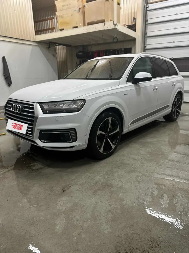 Audi Q7 e-tron