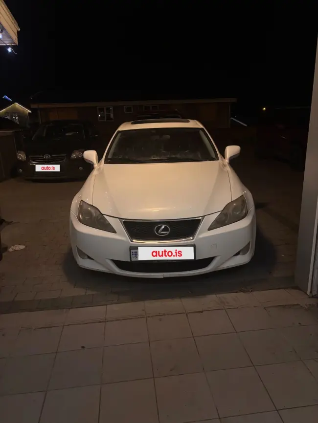 Lexus Is250
