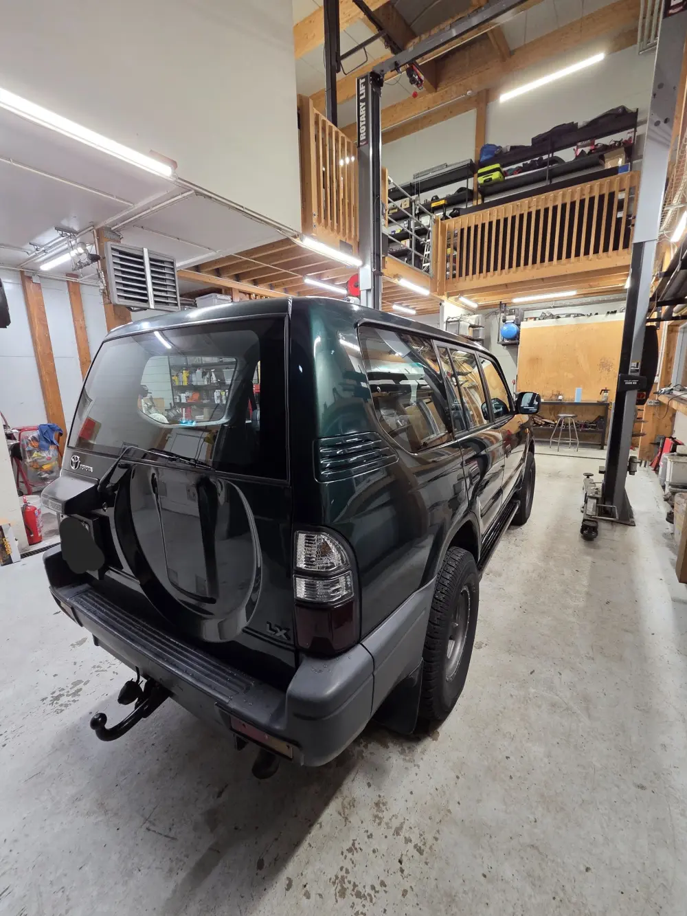 Toyota Land Cruiser 90