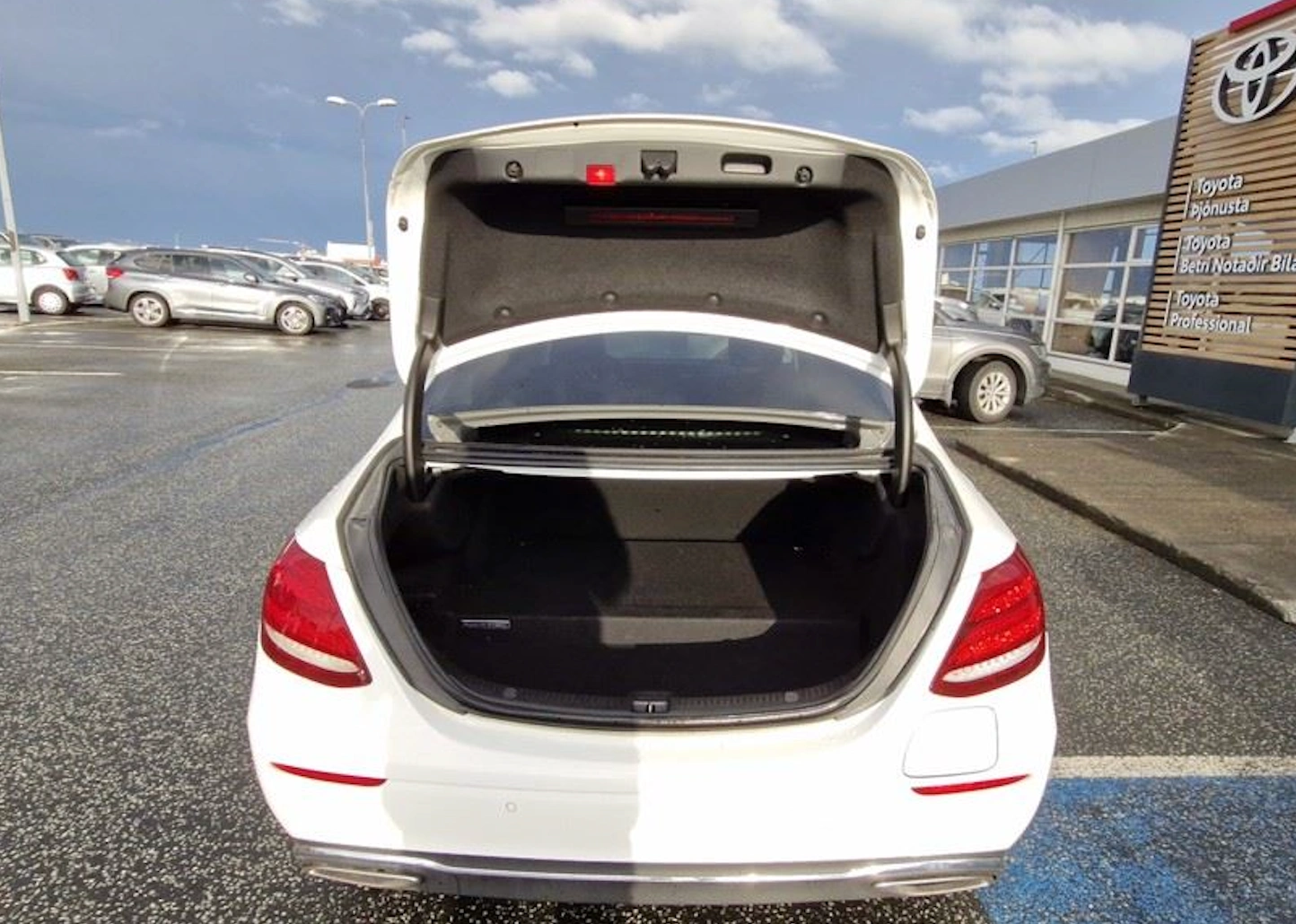 Mercedes-Benz E