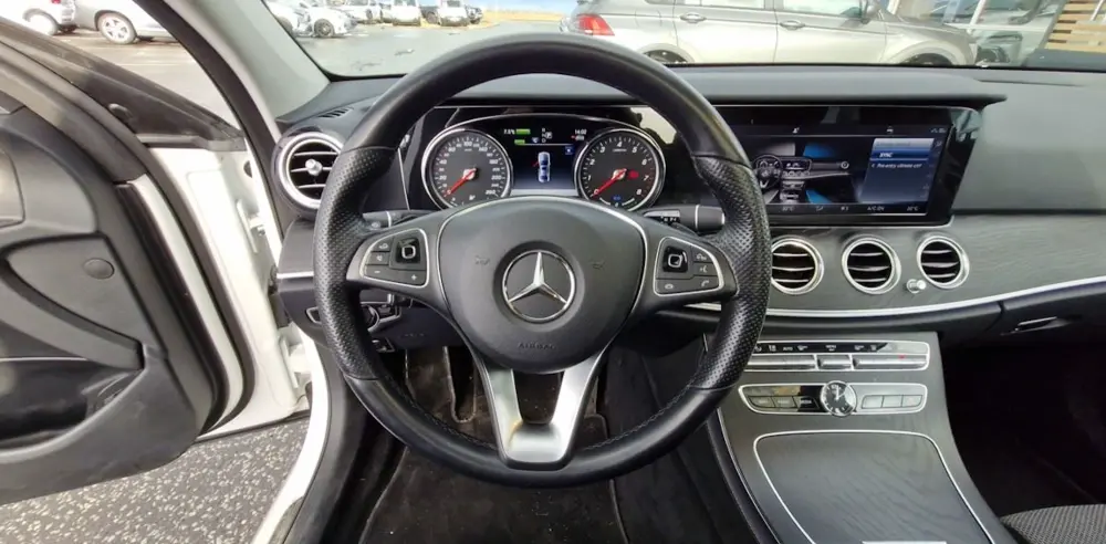 Mercedes-Benz E