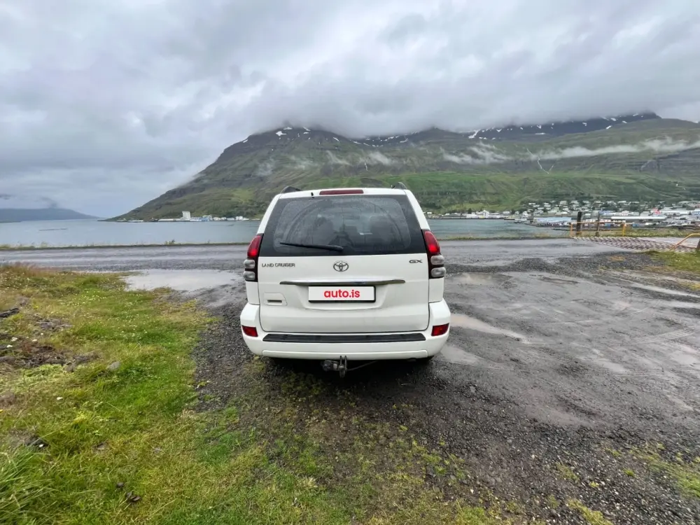 Toyota Land Cruiser 120